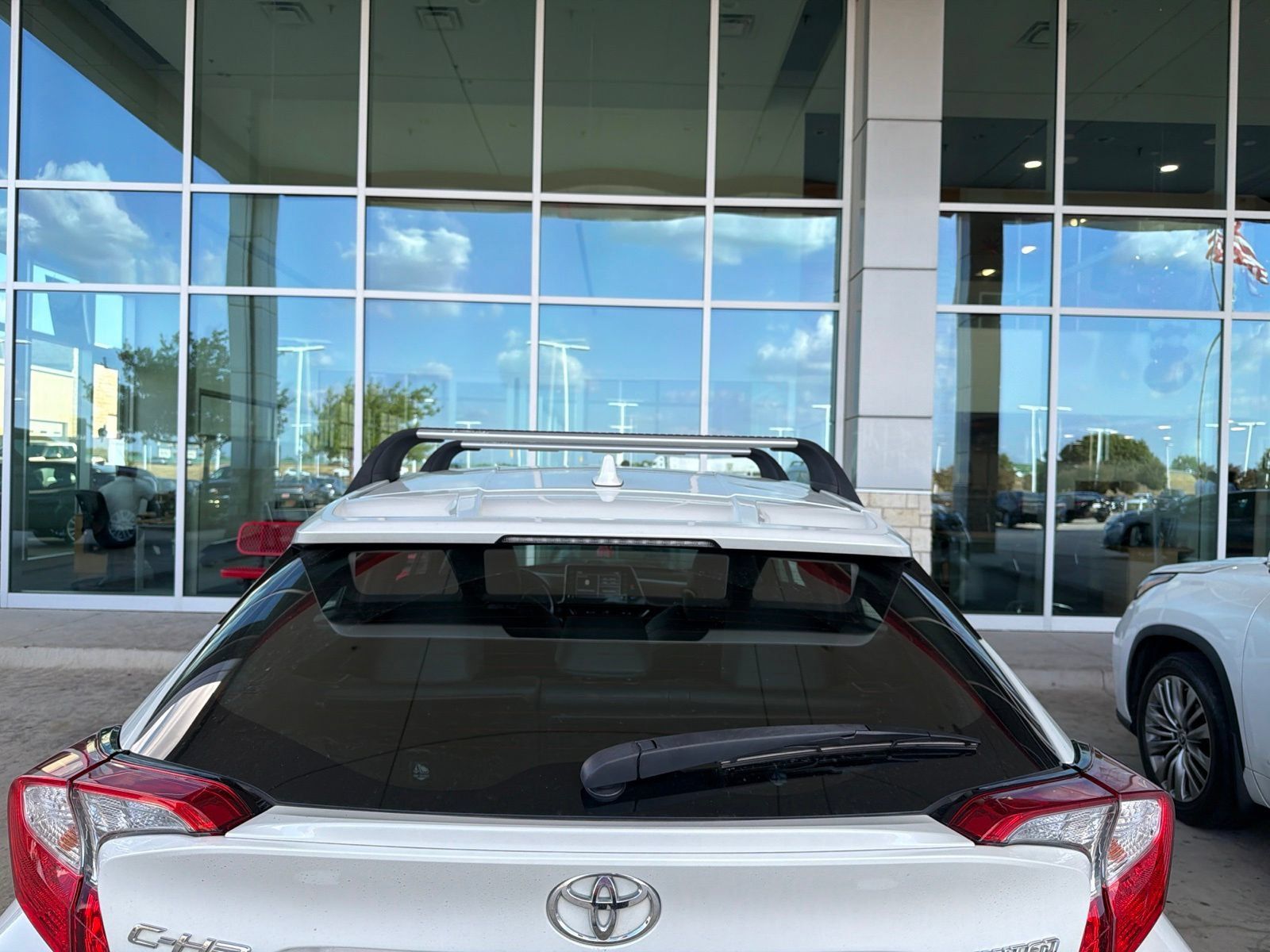 Used 2019 Toyota C-HR Limited FWD image 16