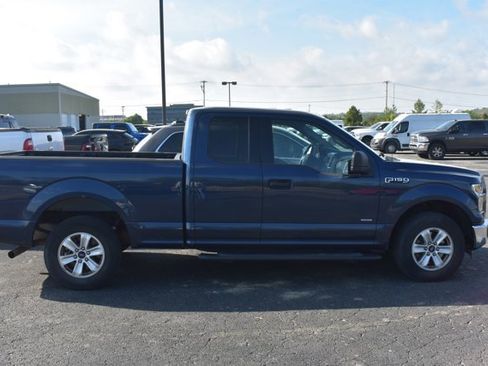 Used 2015 Ford F150 XLT w/ Trailer Tow Package image 4