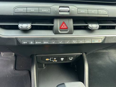 New 2025 Kia K4 LX image 21