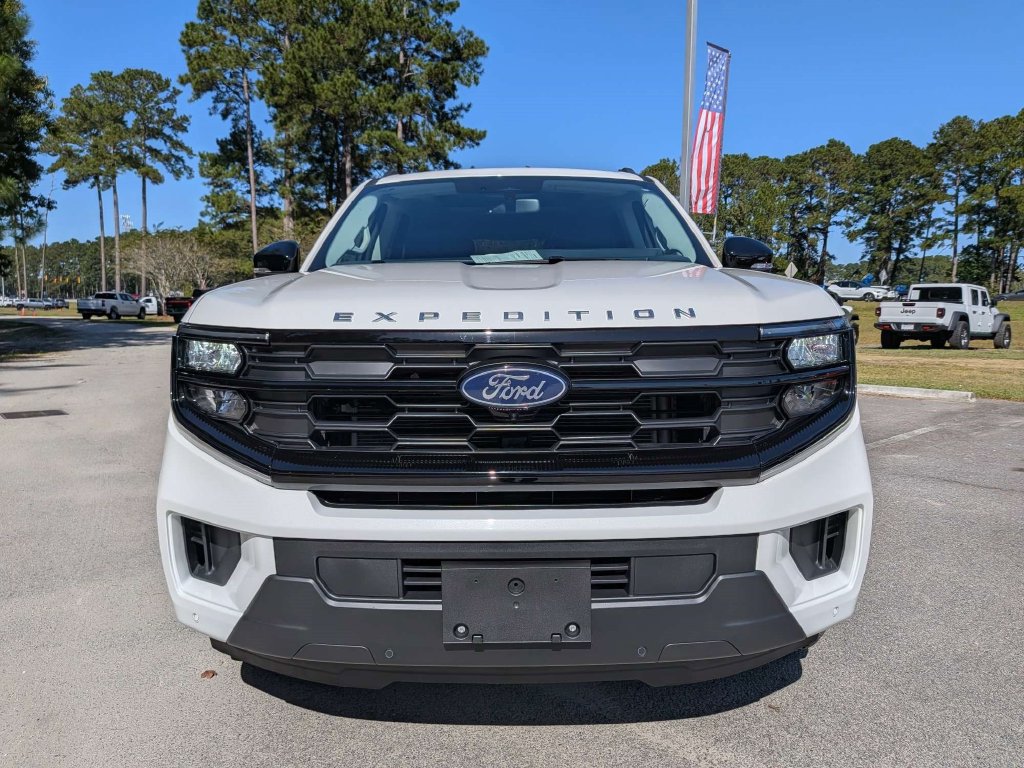 Used 2025 Ford Expedition Active AWD/4WD image 11