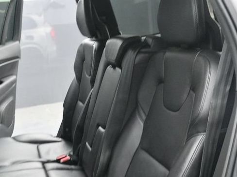 Used 2018 Volvo XC90 T6 Momentum w/ Convenience Package AWD/4WD image 22