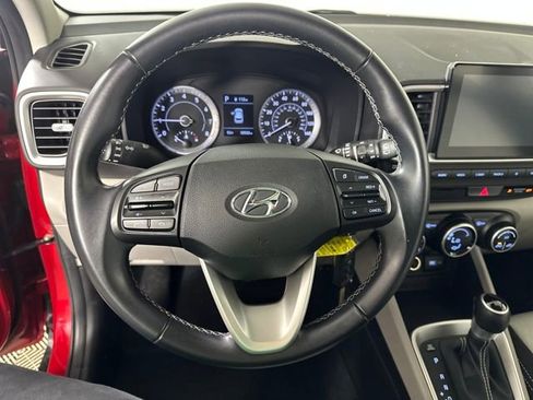 Certified 2022 Hyundai Venue SEL image 14