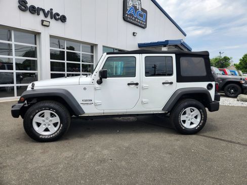 Used 2017 Jeep Wrangler Unlimited Sport w/ Quick Order Package 24S AWD/4WD image 17
