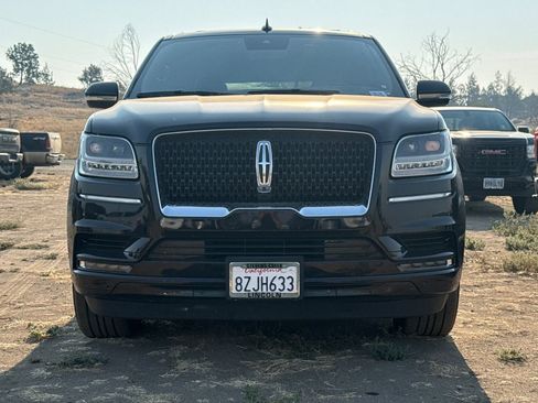Used 2021 Lincoln Navigator Reserve AWD/4WD image 2