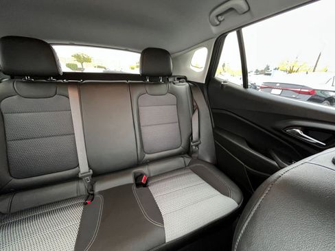 Used 2025 Chevrolet Trax LT w/ LT Convenience Package image 35