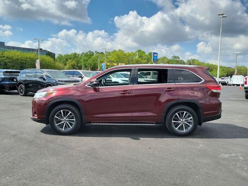 Used 2017 Toyota Highlander XLE image 22