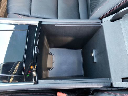 Used 2024 Chevrolet Traverse RS image 25