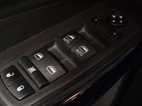 Used 2020 Jeep Cherokee Latitude Plus FWD image 27
