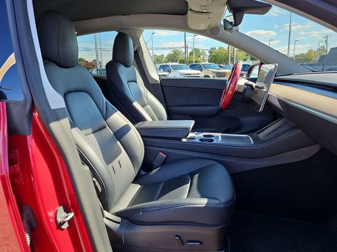 Used 2022 Tesla Model Y Long Range AWD/4WD image 32