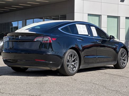 Used 2020 Tesla Model 3 Standard Range Plus image 4