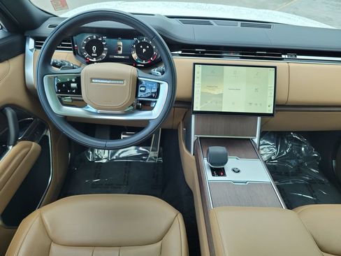 Certified 2025 Land Rover Range Rover SE AWD/4WD image 18