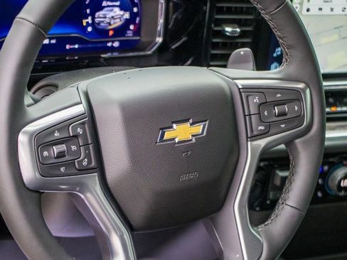 Used 2025 Chevrolet Silverado 1500 LTZ AWD/4WD image 29