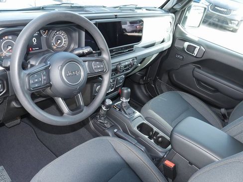 New 2025 Jeep Gladiator Sport image 14