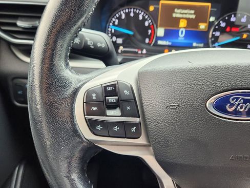 Used 2022 Ford Explorer XLT w/ Equipment Group 202A AWD/4WD image 17