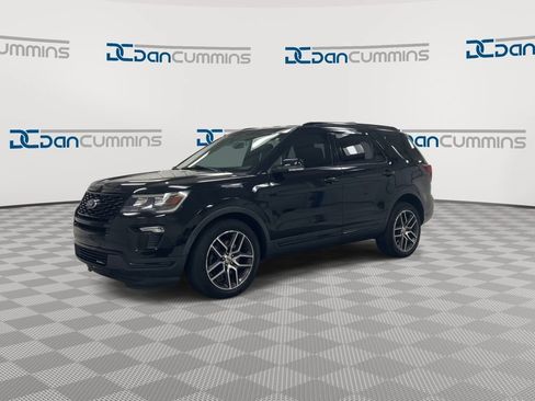 Used 2018 Ford Explorer Sport AWD/4WD image 4