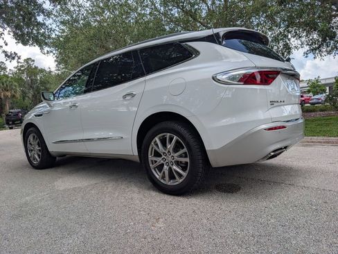 Used 2023 Buick Enclave Essence w/ Experience Buick Package AWD/4WD image 6