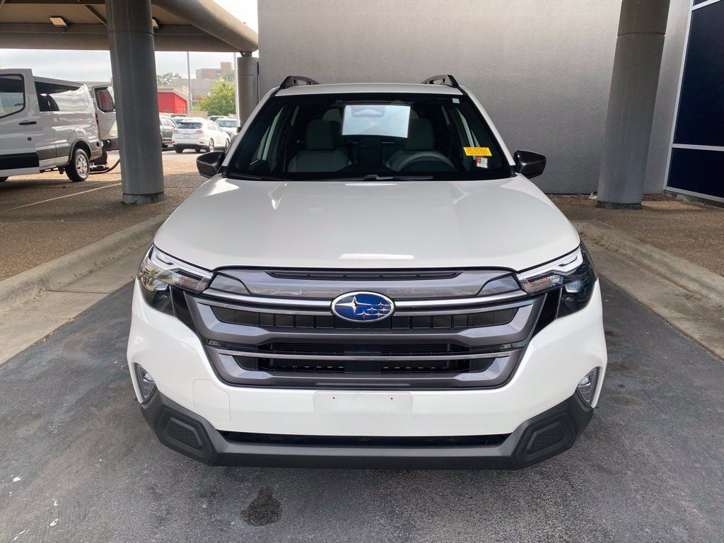 Used 2025 Subaru Forester Premium AWD/4WD image 2