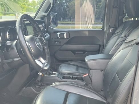Used 2021 Jeep Wrangler Unlimited Sahara AWD/4WD image 15