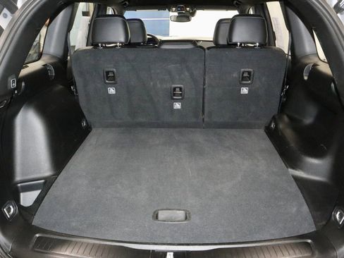 Used 2024 Jeep Grand Cherokee Altitude image 14