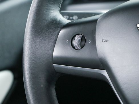 Used 2022 Tesla Model Y Performance AWD/4WD image 13