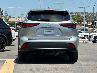 Used 2024 Toyota Highlander XLE