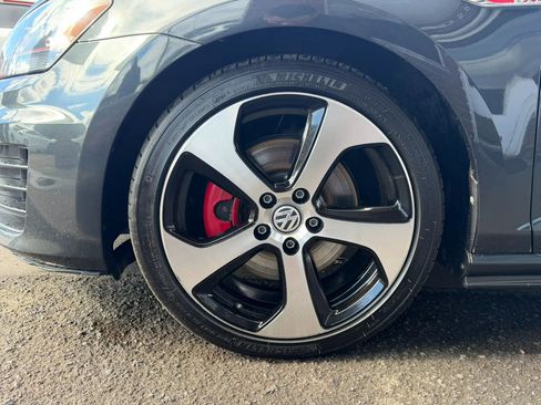 Used 2015 Volkswagen GTI SE w/ Lighting Package (SEL) image 9