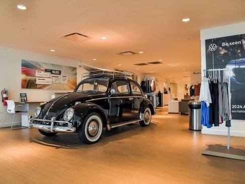 Certified 2024 Volkswagen Tiguan SE w/ Panoramic Sunroof Package image 28