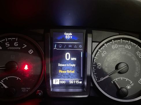 Used 2019 Toyota Tacoma TRD Off-Road image 15