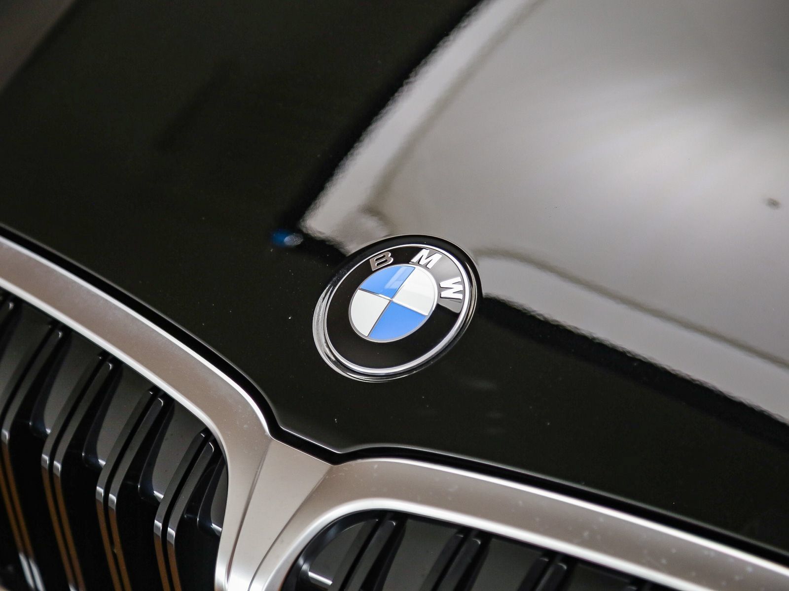Used 2026 BMW 330i Sedan w/ Premium Package RWD image 9