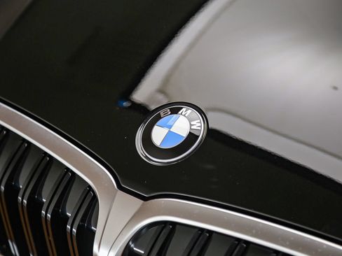 Used 2026 BMW 330i Sedan w/ Premium Package RWD image 9