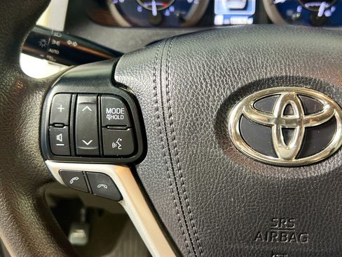 Used 2020 Toyota Sienna LE FWD image 16