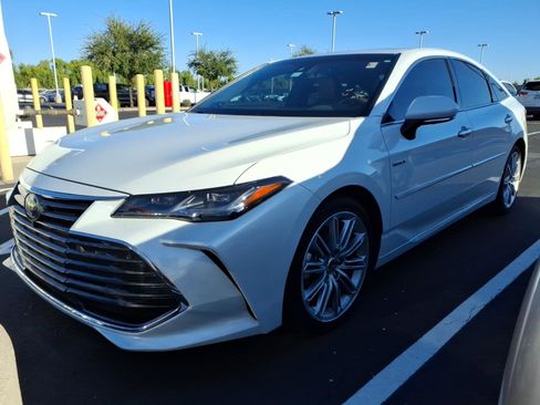 Used 2021 Toyota Avalon Limited w/ Advanced Safety Package FWD image 2