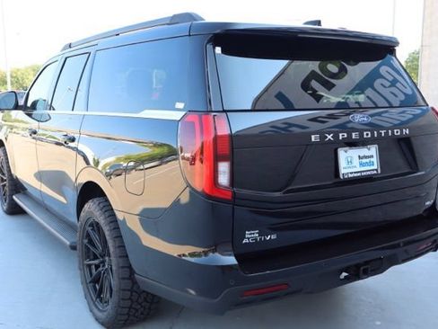 Used 2025 Ford Expedition Max Active AWD/4WD image 8