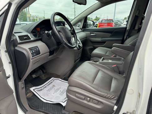 Used 2014 Honda Odyssey Touring Elite image 17