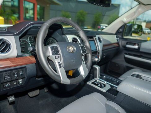 Used 2018 Toyota Tundra Limited w/ Limited Premium Package AWD/4WD image 10