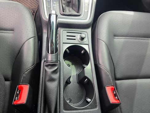 Used 2015 Volkswagen Golf TDI S FWD image 25