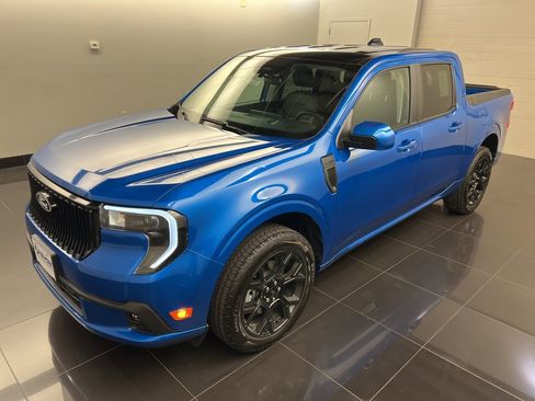 New 2025 Ford Maverick Lobo image 3
