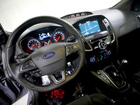 Used 2017 Ford Focus RS image 7