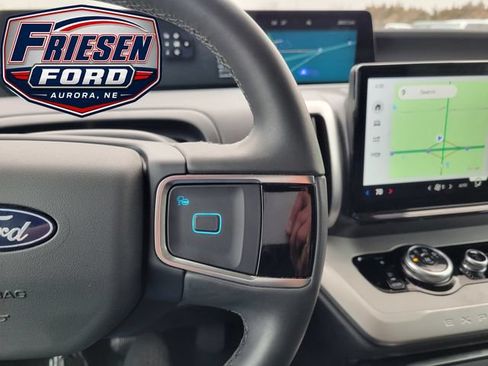 Used 2025 Ford Expedition Max Active AWD/4WD image 16