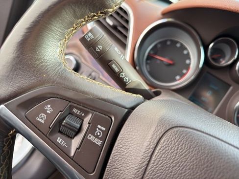 Used 2015 Buick Encore Premium image 24