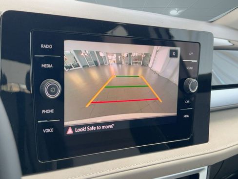 New 2026 Volkswagen Taos SE image 23