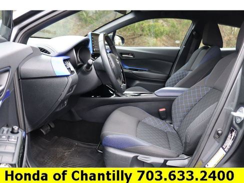 Used 2021 Toyota C-HR XLE image 24