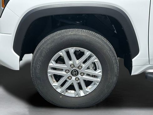 Used 2024 Toyota Tundra SR5 w/ SR5 Convenience Package AWD/4WD image 28