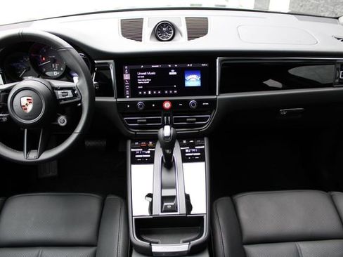 Used 2026 Porsche Macan AWD/4WD image 22