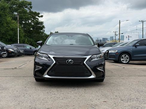 Used 2017 Lexus ES 350 w/ Premium Package FWD image 3