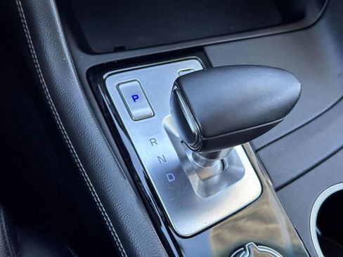 Used 2023 Genesis G70 2.0T image 14