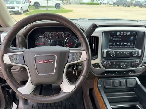 Used 2018 GMC Sierra 1500 SLT w/ Suspension Package, Off-Road AWD/4WD image 11