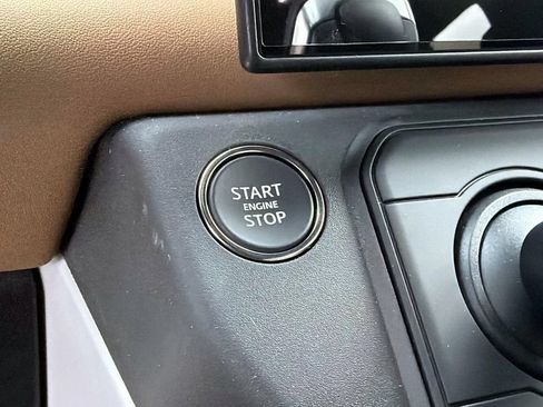 New 2026 Land Rover Defender 110 X-Dynamic SE AWD/4WD image 27