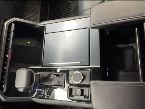 Used 2024 Toyota Tundra Platinum image 49