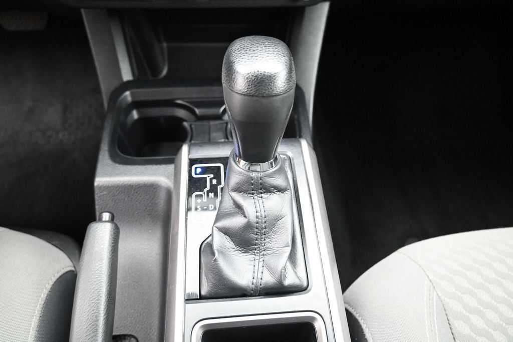 Certified 2020 Toyota Tacoma SR5 AWD/4WD image 24